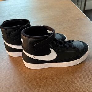 NEW Nike Kids Court Sneakers